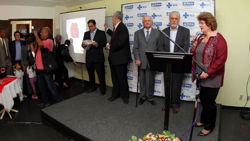 Imagem Martagão Gesteira comemora 150 cirurgias da campanha "600 Corações"