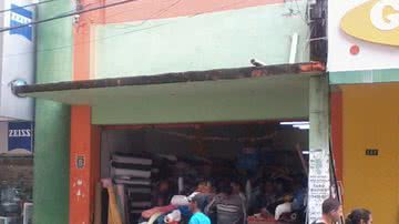 Imagem Loja vendia roupas feitas com lixo hospitalar