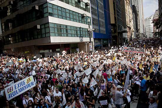 Imagem Professores municipais fazem protesto por aumento em SP