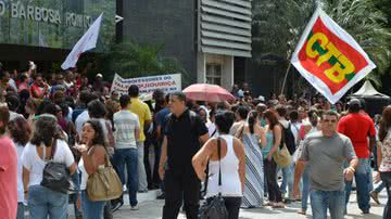Imagem Professores acusam APLB de apoiar Nelson Pelegrino
