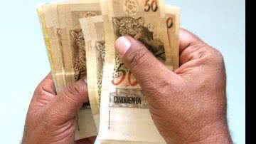 Imagem Governador confirma reajuste a servidores