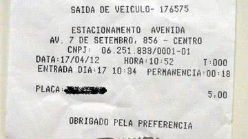 Imagem Estacionamento cobra R$ 5 por 18 minutos