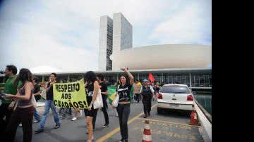 Imagem Protesto contra salário dos políticos