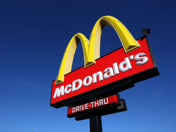 Imagem  Com baratas, McDonald&#039;s fecha por três dias 