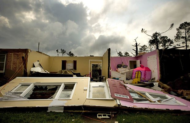 Imagem Tornados matam pelo menos 35 nos Estados Unidos