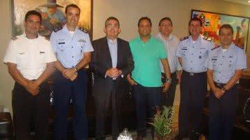 Imagem Sub-comandante da Base Aérea visita a Record Bahia