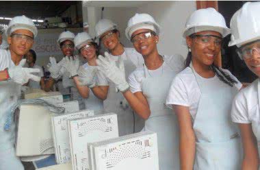 Imagem  Jovens recebem certificado de qualificação em Lauro de Freitas
