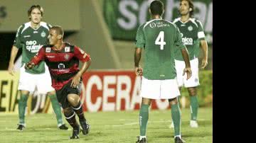 Imagem Vitória enfrenta o Goiás em busca do G-4