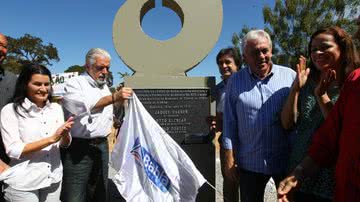Imagem Wagner cumpre agenda no Oeste baiano com ministro Padilha