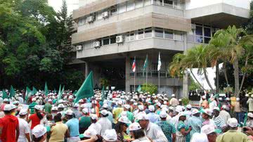 Imagem Wagner garante 15 mil titulos de terra até final de 2011