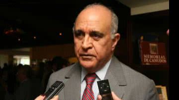 Imagem PMDB ataca Paulo Souto