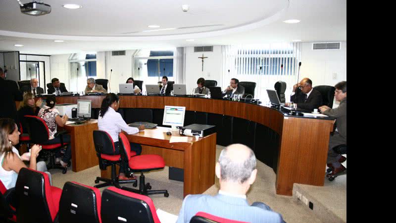 Imagem Deputados aprovam Inaldo para o TCE