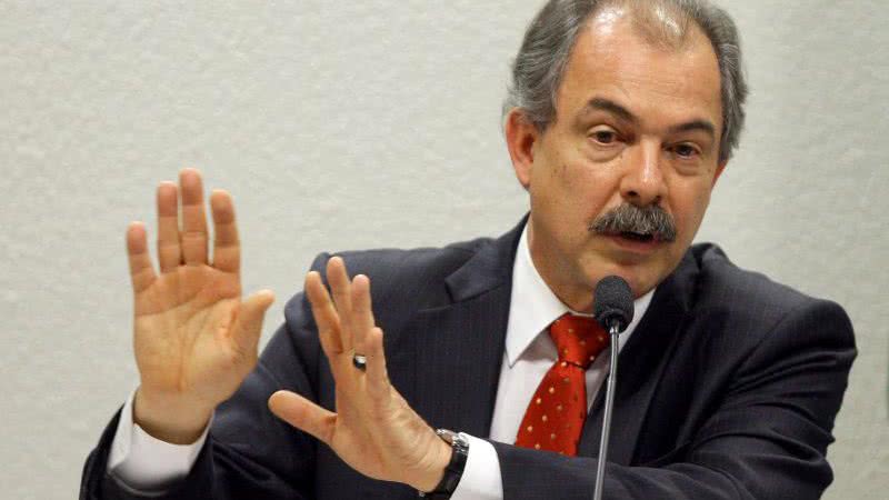 Imagem Aloizio Mercadante pode deixar o ministério da Educação e assumir a Casa Civil 