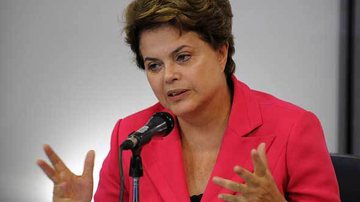 Imagem Dilma defende modelo brasileiro para solução de crise europeia