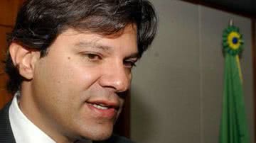 Imagem Ministro garante entrega de cartões do Enem