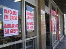 Imagem Bancários entram em greve nacional