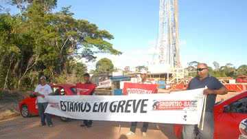 Imagem Trabalhadores param sondas terrestres de petróleo