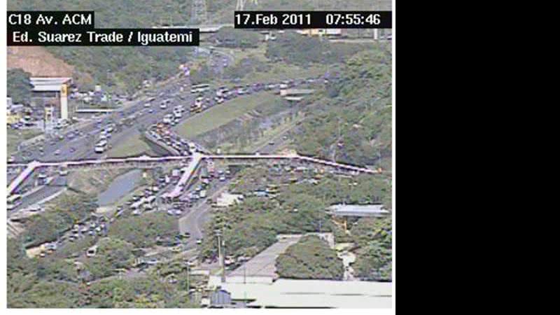 Imagem  Acidente congestiona tráfego na Garibaldi