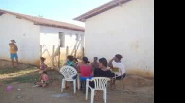 Imagem Em protesto, moradores invadem casas do projeto Habitar Brasil