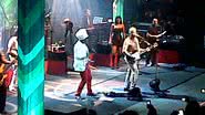 Imagem Carlinhos Brown faz participação especial em show de Lulu Santos