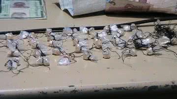 Imagem  Trio parada dura é detido com 38 pedras de crack