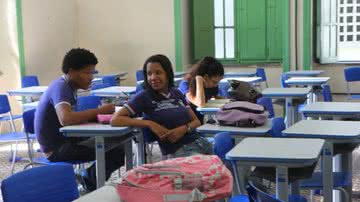 Imagem Professores retornam às salas de aula