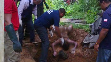 Imagem População incendeia casa de homem que matou adolescente em Itinga