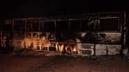 Imagem Ônibus é incendiado em Brumado