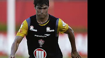 Imagem Pedro Ken nega problemas com prêmio e racha no Vitória