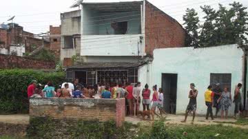 Imagem Marido mata a mulher e tenta se matar