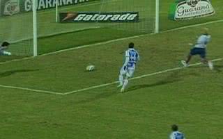 Imagem Júnior comemora primeiro gol com a camisa tricolor