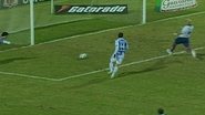 Imagem Júnior comemora primeiro gol com a camisa tricolor