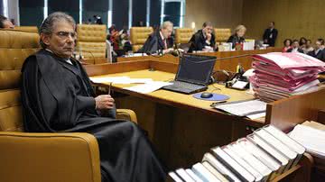 Imagem Ayres Britto assume STF com missões "espinhosas"