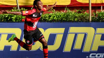 Imagem Vitória visita Serrano em busca de triunfo no Baianão