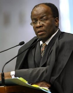 Imagem Ministro do STF chamado de “moreno-escuro” evita polêmica