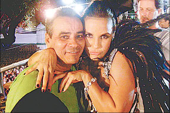 Imagem Ivete se livra de processo trabalhista e é condecorada pelo TST 