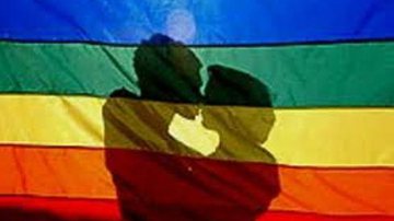 Imagem Cerimônia coletiva celebra união de 43 casais gays