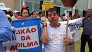 Imagem Servidores protestam em frente ao Iguatemi