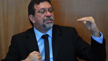 Imagem Ministro acusado de beneficiar ONG de aliado 
