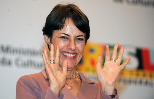 Imagem Emi Sader diz que Ana Holanda foi demitida do Ministério da Cultura