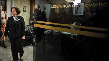 Imagem Ideli Salvatti defende relaxamento de leis de licitação