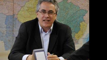 Imagem Governo federal apresenta proposta limite a servidores
