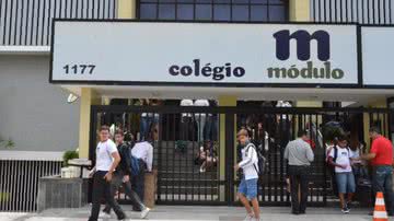 Imagem Violência: estudante do Módulo espanca colega na porta da escola