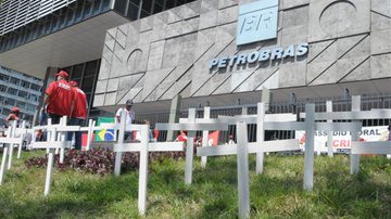 Imagem Petroleiros suspendem greve