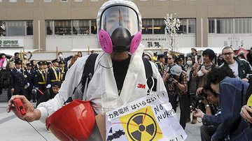 Imagem Japoneses protestam contra uso de energia nuclear