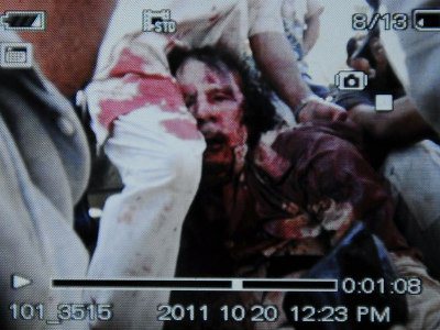 Imagem Bala na barriga matou Gaddafi, diz médico