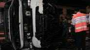 Imagem Ônibus capota no Comércio