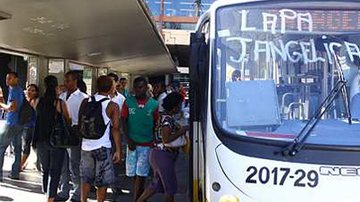 Imagem Nos últimos 15 dias 44 ônibus foram assaltados em Salvador