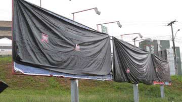 Imagem Exploração de outdoors está irregular em Salvador
