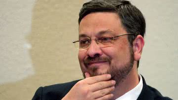Imagem Senadores recolhem assinatura para CPI de Palocci